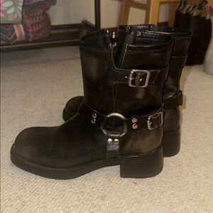 Steve Madden Brixton Boots